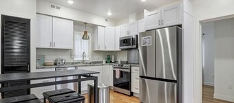 2-bedroom house with WiFi in East Anchorage