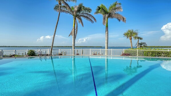 Udendørs pool, opvarmet pool