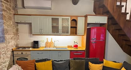 Welcoming 4-bedroom house with AC in charming Ayvalık