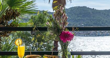 Hotel Issa - Quadruple Room Sea View