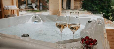 Bain à remous extérieur