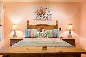 2 bedrooms, iron/ironing board, WiFi, bed sheets - 2 bedrooms 2 baths P.S. PRIVATE ENTRY 5 min Downtown PoolBBQ  (Palm Springs)