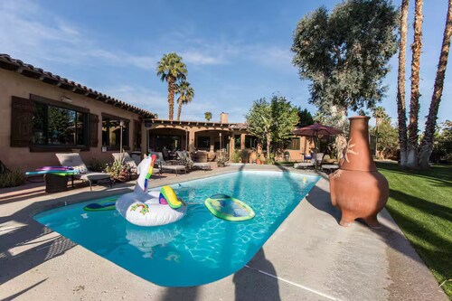 2 bedrooms 2 baths P.S. PRIVATE ENTRY 5 min Downtown PoolBBQ 