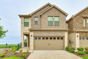 Exterior - 12 Mi to Dtwn McKinney: Modern Gem w/ Patio & Yard (Anna)