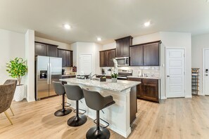 Fridge, microwave, oven, stovetop - 12 Mi to Dtwn McKinney: Modern Gem w/ Patio & Yard (Anna)