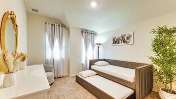 3 slaapkamers, een strijkplank/strijkijzer, wifi, beddengoed