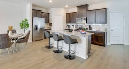 12 Mi to Dtwn McKinney: Modern Gem w/ Patio & Yard