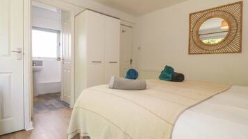 4 bedrooms, individually decorated, individually furnished, free WiFi