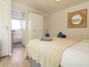 4 habitaciones, decoración personalizada y muebles diferentes 