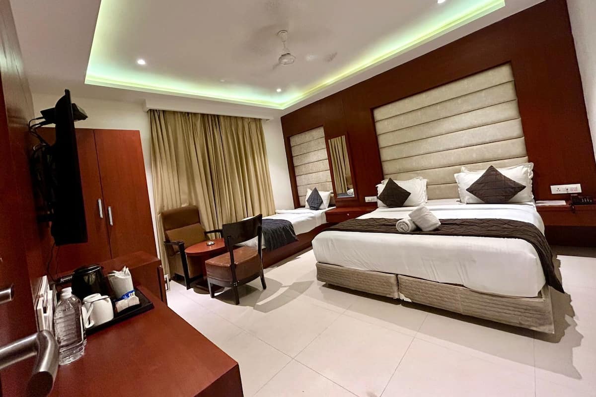 Habitación triple familiar | Sábanas de algodón egipcio, ropa de cama de alta calidad y edredón