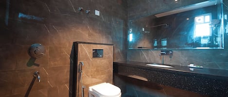 Executive Double Room, 1 King Bed, City View | Bathroom | Shower, designer toiletries, hair dryer, slippers