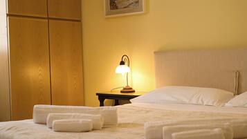 1 chambre, fer et planche Ă repasser, Wi-Fi gratuit, draps fournis