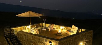 Stone & Sky Sayar Cabins