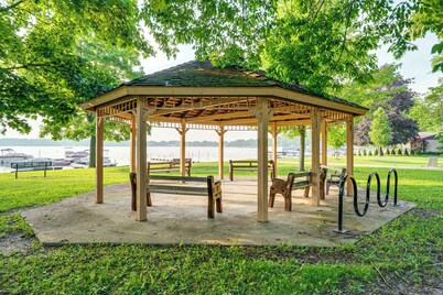 Powers Lake Gem: Peek-a-Boo Views & Beach Access