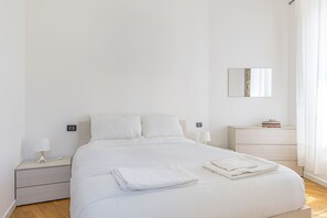 2 bedrooms, desk, free WiFi, bed sheets