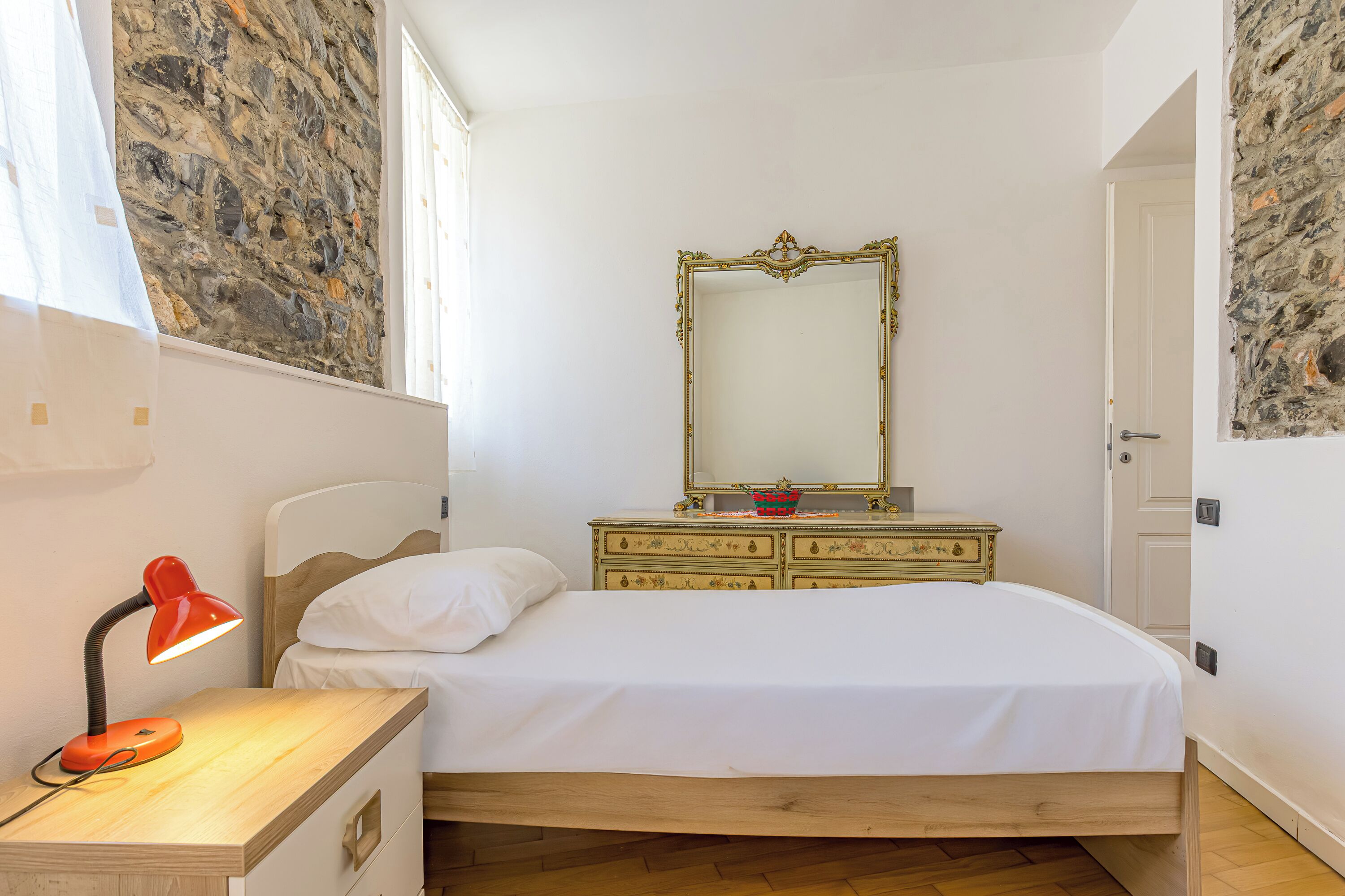 2 chambres, bureau, Wi-Fi gratuit, draps fournis