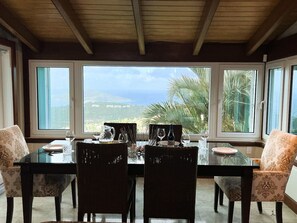 Dining - NEW Villa La Brisa Luxe Hideaway (Northside)