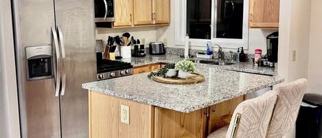 Micro-ondes, four, plaque de cuisson, lave-vaisselle