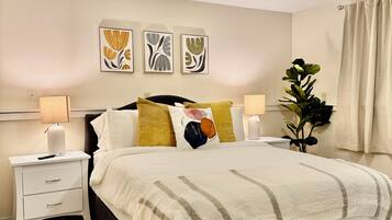 3 bedrooms, iron/ironing board, WiFi, bed sheets