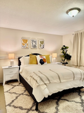 3 habitaciones, tabla de planchar con plancha, wifi y ropa de cama