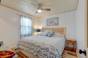 2 chambres, fer et planche à repasser, Wi-Fi, draps fournis