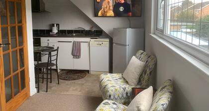 Modern Studio Flat in Bexleyheath