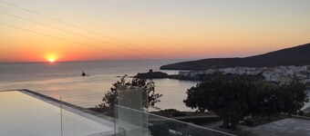 Villa with amazing sea view of the Agean sea and “chora”