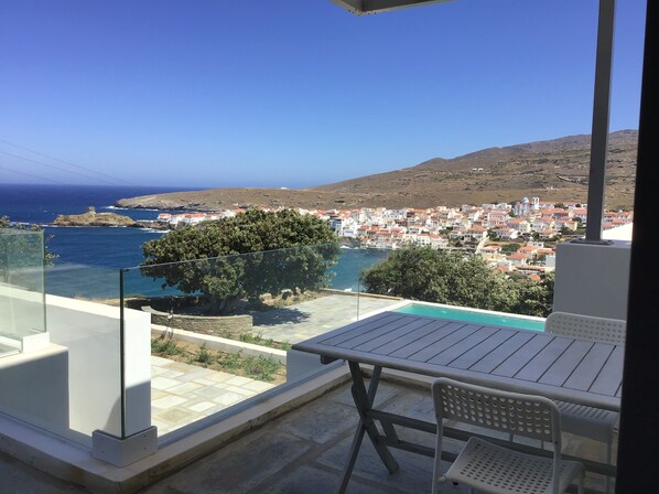 Outdoor dining - Villa with amazing sea view of the Agean sea and “chora” (Andros)