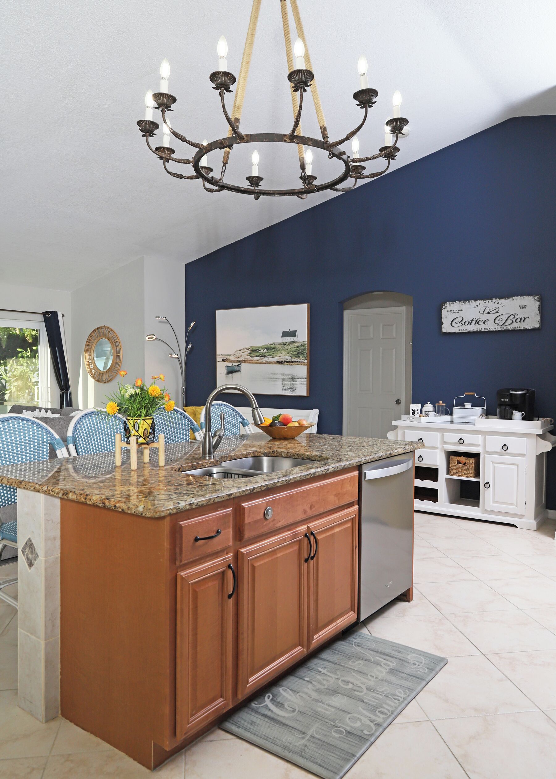 المنشأة من الداخل