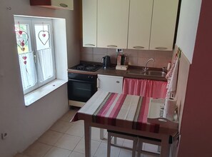 Studiolejlighed (Studio Apartment) | Privat køkken | Køleskab