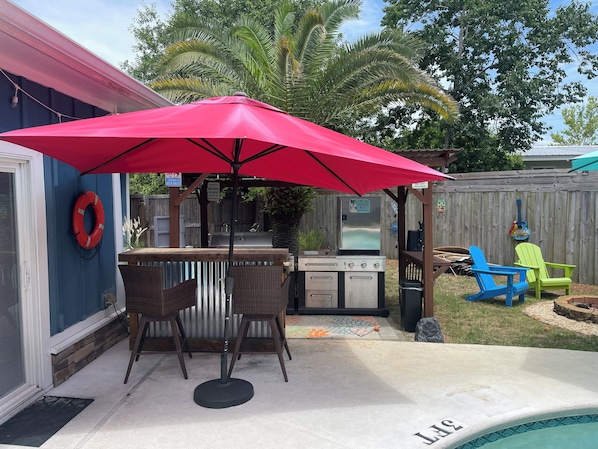 Outdoor dining