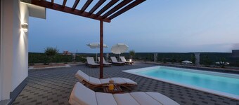 Luxury Escape With Swimming Pool & Modern Design