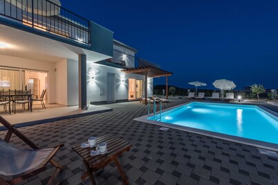 Luxury Escape With Swimming Pool & Modern Design