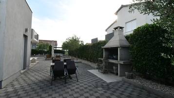 Villa (Deluxe Four Bedroom Villa with Sea Vi) | Exterior