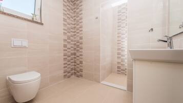 Shower, towels
