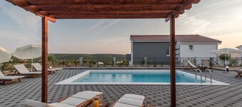 Luxury Escape With Swimming Pool & Modern Design