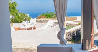 Villa Rosa - Two Bedroom Villa, Sleeps 7