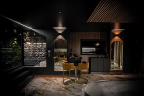 1 bedroom, WiFi, bed sheets - l'Élixir welcomes you for a romantic stay in the center of Martigues. (Martigues)