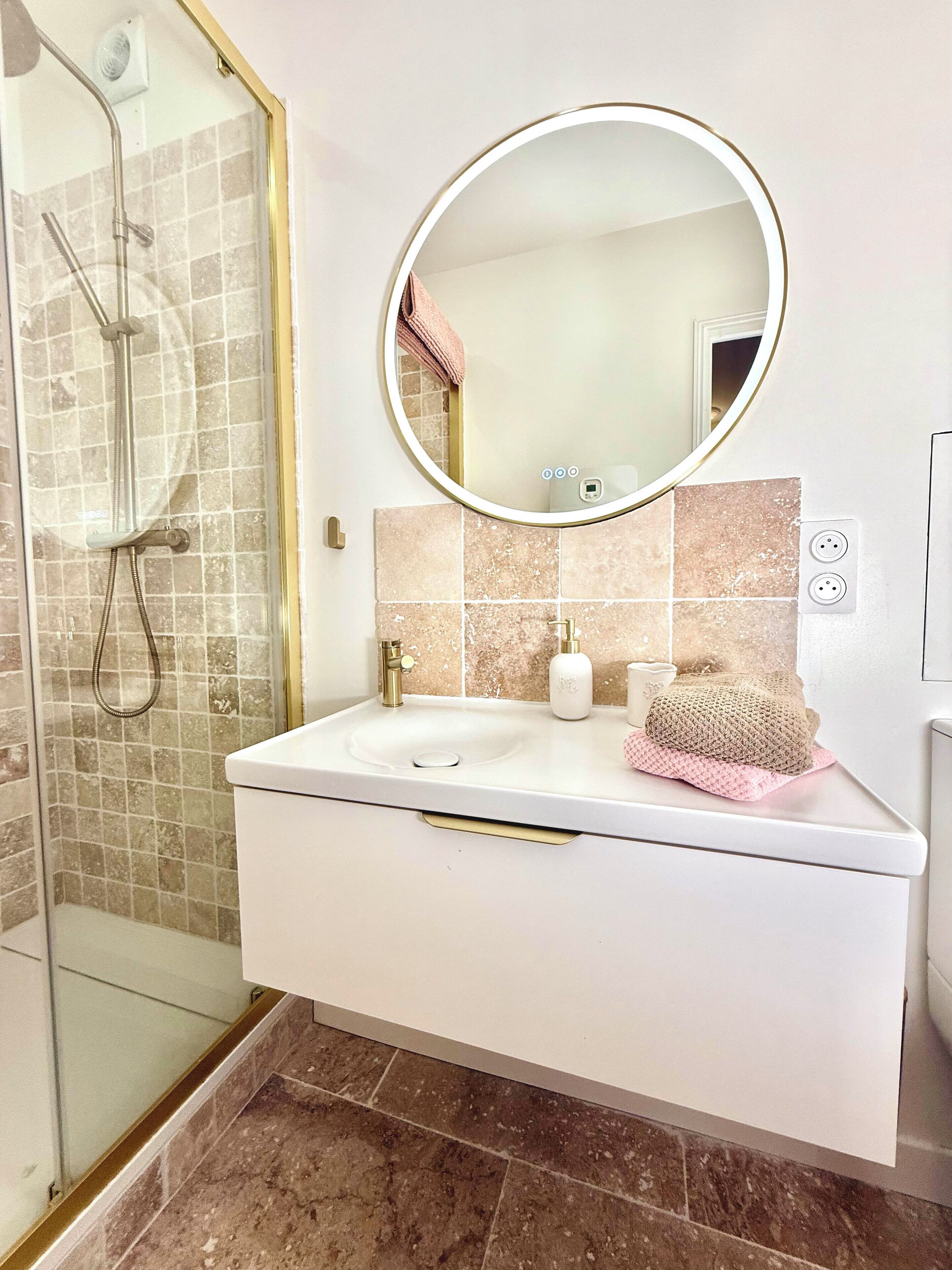 Deluxe Double Room, City View | Bathroom