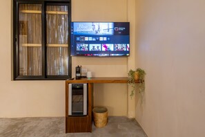 Standard Room, 1 Queen Bed | Individually decorated, individually furnished, desk, blackout curtains - Hotel Manglar  (Puerto Escondido)