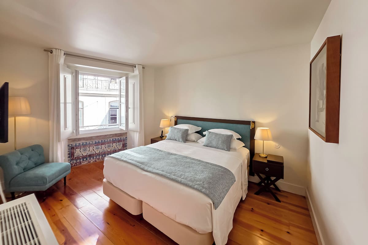 Premium Double or Twin Room | In-room safe, blackout drapes, soundproofing, iron/ironing board