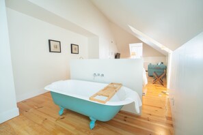 Deluxe Double or Twin Room | In-room safe, blackout drapes, soundproofing, iron/ironing board - Once Upon Lisboa (Lisbon)