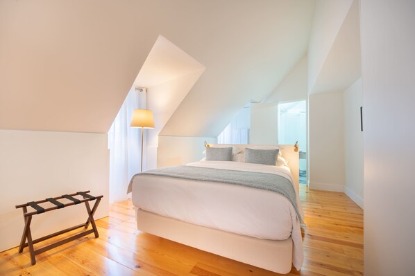 Deluxe Double or Twin Room | In-room safe, blackout drapes, soundproofing, iron/ironing board - Once Upon Lisboa (Lisbon)