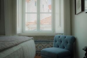 Quarto casal ou duplo superior | Cofres nos quartos, cortinas blackout, quartos à prova de som