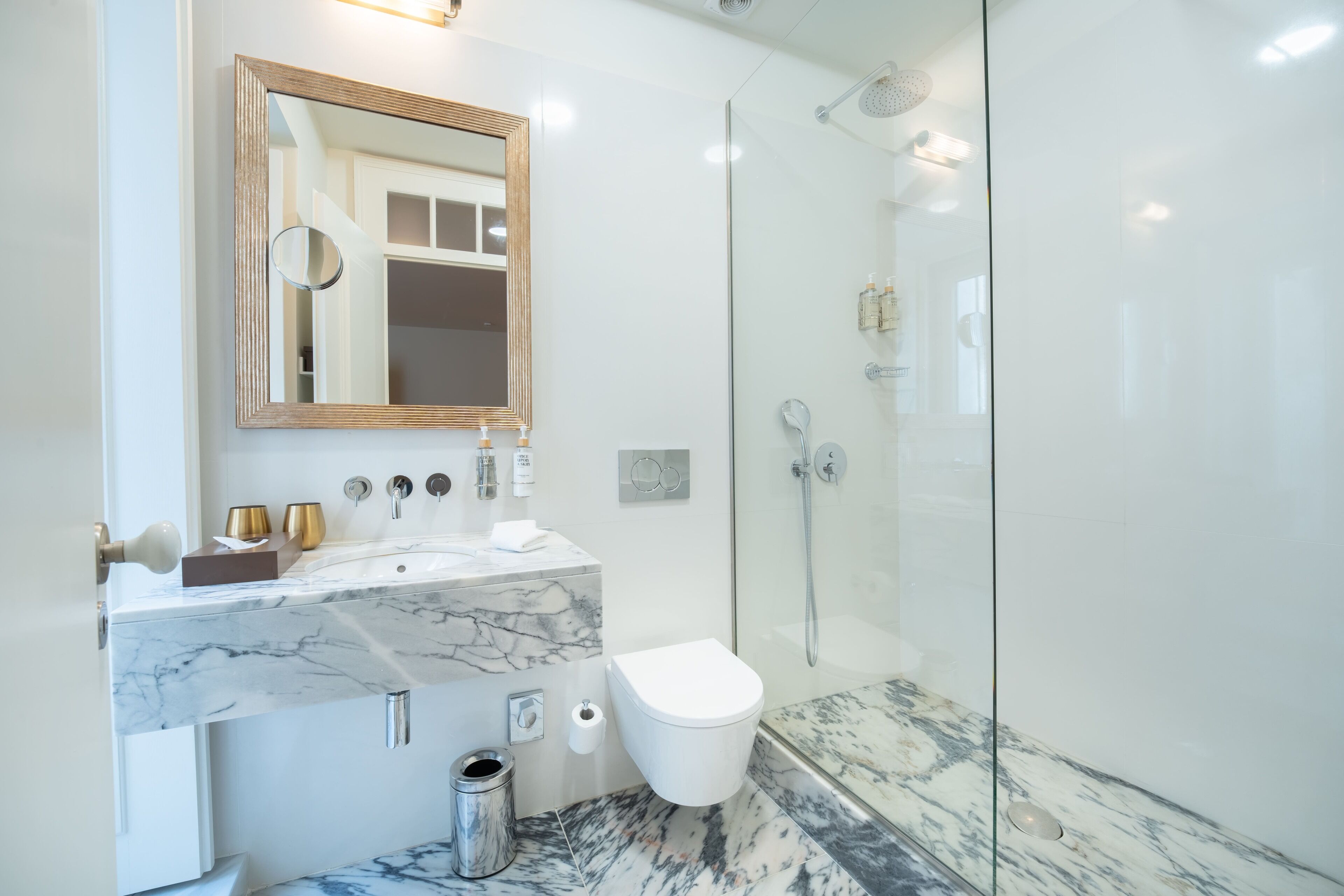 Superior Double or Twin Room | Bathroom