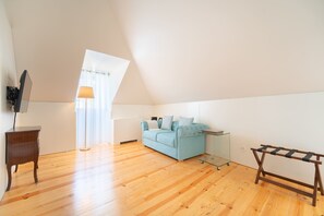 豪華雙人或雙床房 | 房內夾萬、遮光窗簾/窗簾、隔音、熨斗/熨衫板