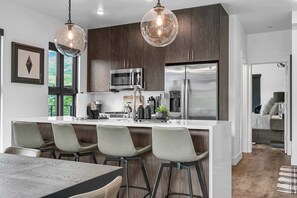 Fridge, microwave, oven, stovetop