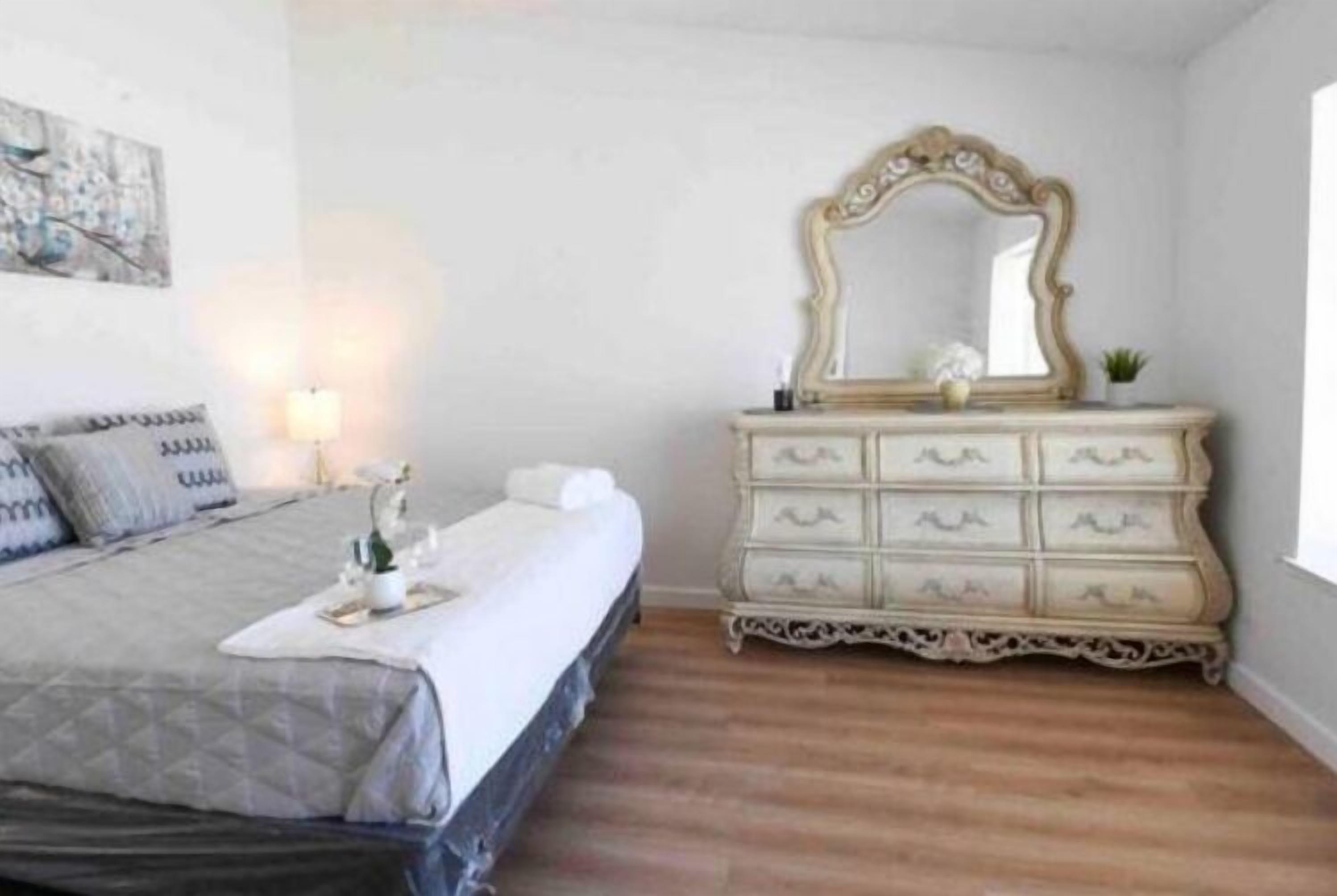 4 多间卧室、熨斗/熨衣板、免费 WiFi、床单