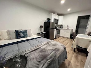 1 chambre, fer et planche à repasser, Wi-Fi, draps fournis