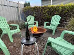 Property grounds - Heroes Rest—Family Beachside Living with Firepit (Middleton)